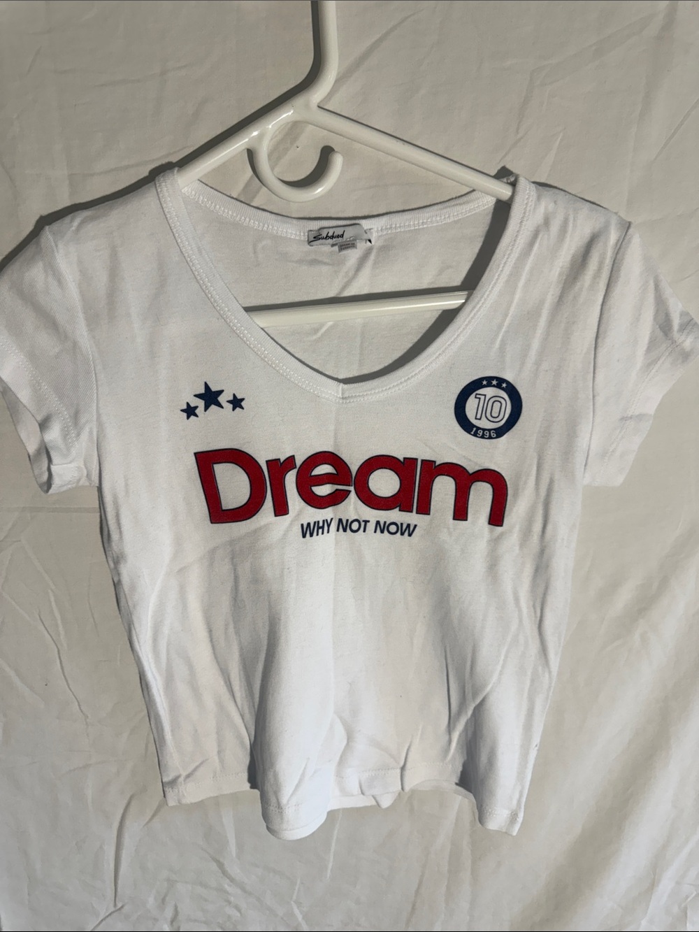 Subdued White 'Dream' Graphic V-Neck Tee with Red & Navy Accents